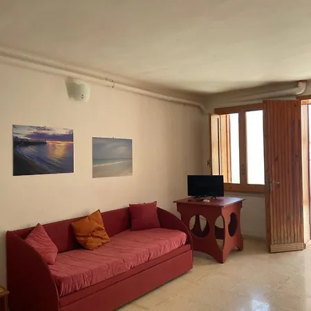 Il Mare Dietro L'angolo Apartment *